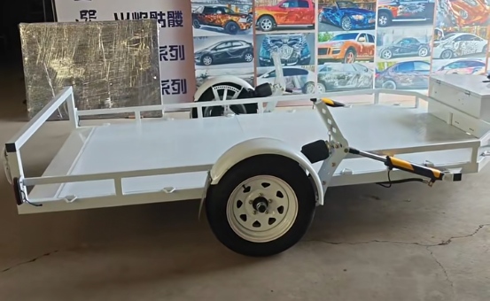 Fərdiləşdirilə bilən Ağ Tək Oxlu Uzaqdan İdarəetmə Flatbed Trailer